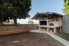 Seafront Spacious Apartment Spazzio