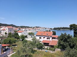 Seafront Spacious Apartment Spazzio