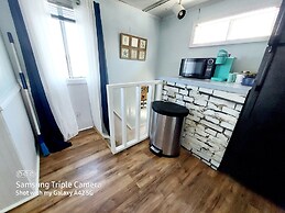 2 Story Houseboat Seeking a Captain Fishpets Ok