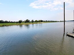 2 Story Houseboat Seeking a Captain Fishpets Ok