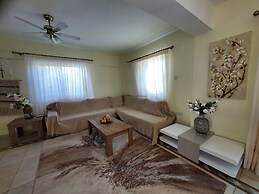 Charming 3-bed Villa in Protaras With Heated Pool