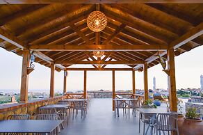 Akrolithos luxury suites