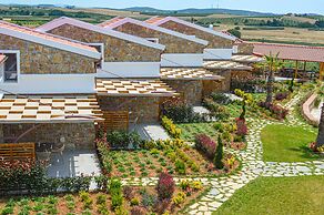 Akrolithos luxury suites