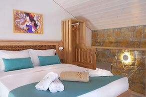 Akrolithos luxury suites