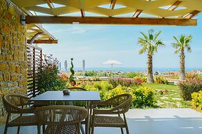 Akrolithos luxury suites