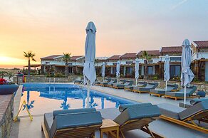 Akrolithos luxury suites