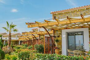 Akrolithos luxury suites