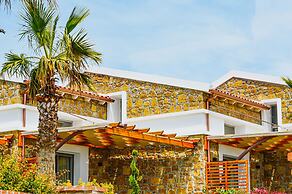 Akrolithos luxury suites