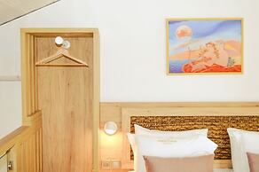 Akrolithos luxury suites