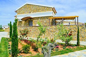 Akrolithos luxury suites