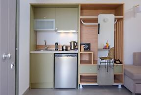 Akrolithos luxury suites