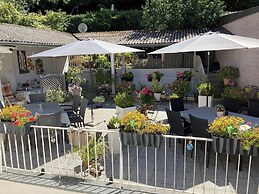 2 Bed Apt Sleeps 5 - Rooftop Terrace, Wifi