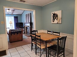 Butterfield Inn Main Street Cottages