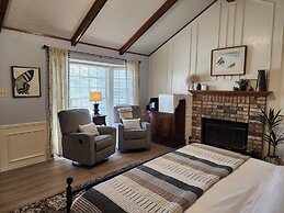 Butterfield Inn Main Street Cottages