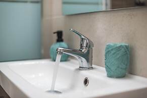 Erythros Boutique Suite By Cloudkeys