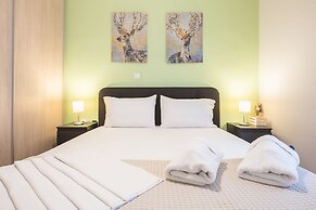 Erythros Boutique Suite By Cloudkeys