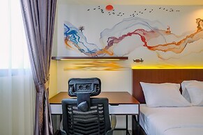 Restful and Tidy Studio at Evenciio Margonda Apartment