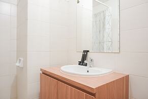 Comfortable and Minimalist Studio Apartment at Woodland Park Residence