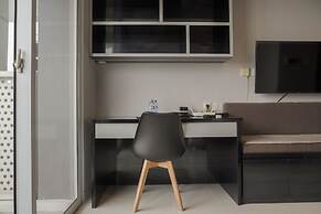 Fancy and Nice Studio at West Vista Apartment