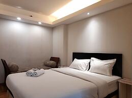 Modern Studio Room at Gateway Ahmad Yani Cicadas Apartment
