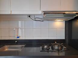 Modern Studio Room at Gateway Ahmad Yani Cicadas Apartment