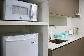 Comfort and Elegant 1BR at Gold Coast Apartment