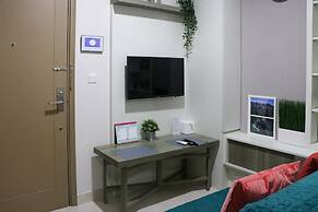 Comfort and Elegant 1BR at Gold Coast Apartment