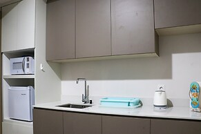 Comfort and Elegant 1BR at Gold Coast Apartment