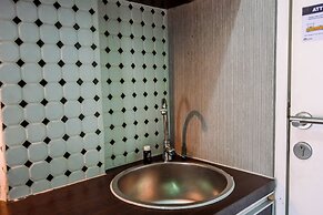 Comfortable Studio Room near Airport at Skylounge Tamansari Apartment