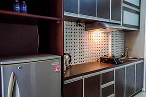 Comfortable Studio Room near Airport at Skylounge Tamansari Apartment