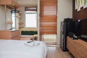Cozy Living Studio at Springlake Summarecon Bekasi Apartment