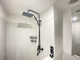 Modern and Well Furnished 2BR at Jarrdin near Cihampelas Walk