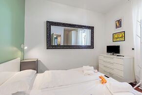 Suite 22