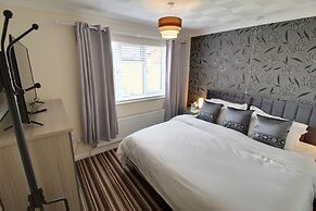 Cedar Drive, Holbeach - 1 to 4 - Self Catering