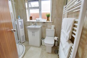 Cedar Drive, Holbeach - 1 to 4 - Self Catering