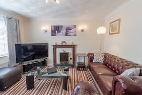 Cedar Drive, Holbeach - 1 to 4 - Self Catering