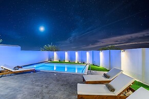 5star Villa Harmony w heated pool, Gym, Spa, Sauna