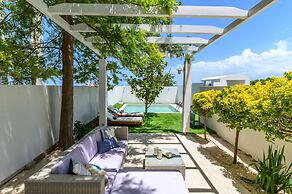 Romantic Homely Villa Aura with Heated Pool