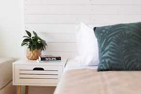 Marina Beachfront Apartment by Konnect, Ipsos Corfu