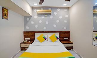 Itsy Hotels Aakash,100 Mts From Sardar Patel Stadium