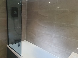 Beautiful 2-bed Cottage in Hurst Green