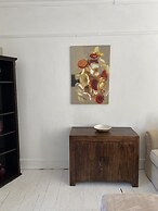 Stunning 2-bed Apartment Above Schooners Bar