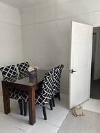 Stunning 2-bed Apartment Above Schooners Bar