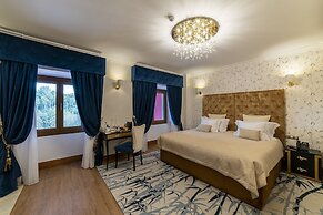 Sintra Marmoris Camelia