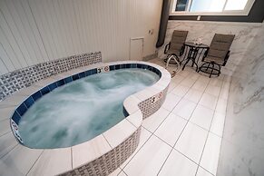 Clover Creek Inn