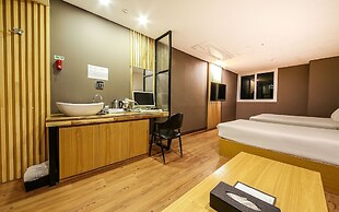 Jinju Chungmugongdong Cozy