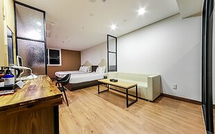 Jinju Chungmugongdong Cozy