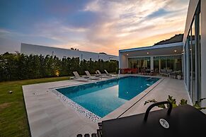 Modern 4 Bedroom Pool Villa PMK-A2