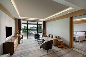Howard Johnson by Wyndham LakeView Hotel Kunming