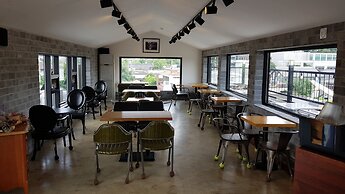 Hwangsil Tourist Hotel